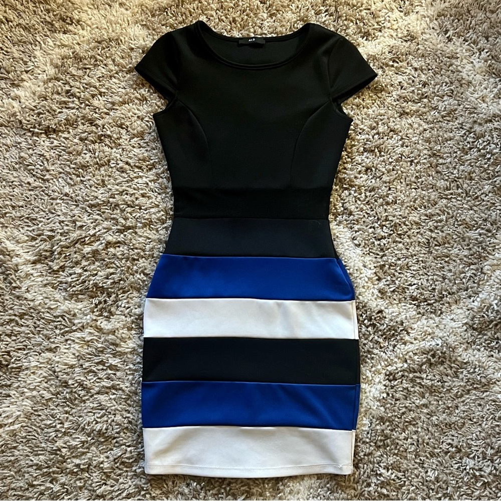 ALT. B SS Blk/Blue/White Stripped Bodycon Dress Size small EUC